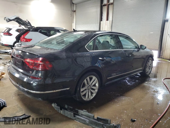 2017 Volkswagen Passat SEL Premium z VIN 1VWCT7A34HC078780, wystawiony jako Copart lot #49827235 z przebiegiem 94 618 mil mil oraz Szkoda całkowita • Salvage title. Historia ofert i sprzedaży dostępna na DreamBid. Obrazek 3.