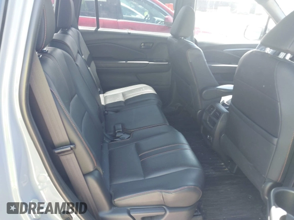 2022 Honda Passport TrailSport with VIN 5FNYF8H6XNB023013, listed as a IAAI auction lot 42274071 with 31,471 mi miles and . Bid and sale history available at DreamBid. Image 8.