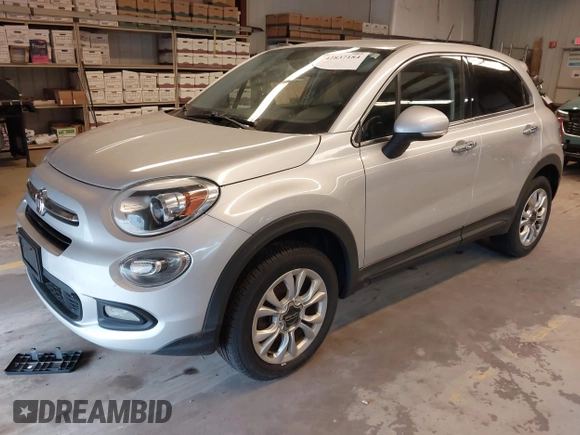 2016 FIAT 500X Lounge z VIN ZFBCFYDT0GP332060, wystawiony jako IAAI lot #42837184 z przebiegiem 159 804 mil mil oraz . Historia ofert i sprzedaży dostępna na DreamBid. Obrazek 18.