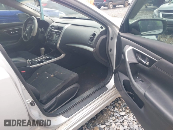 2015 Nissan Altima 2.5 SV with VIN 1N4AL3AP5FC267088, listed as a IAAI auction lot 41914200 with 154,518 mi miles. Bid and sale history available at carsss.com. Image 5.