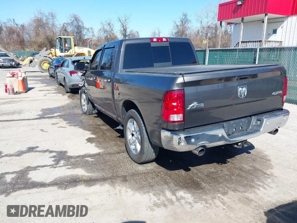2017 Ram 1500 Big Horn z VIN 3C6RR7LT6HG522612, wystawiony jako IAAI lot #41761830 z przebiegiem 117 480 mil mil oraz . Historia ofert i sprzedaży dostępna na DreamBid. Obrazek 3.