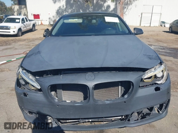2015 BMW 5 Series 550i z VIN WBAKN9C53FD682327, wystawiony jako IAAI lot #42314810 z przebiegiem 131 794 mil mil oraz . Historia ofert i sprzedaży dostępna na DreamBid. Obrazek 12.