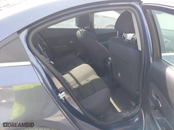 2014 Chevrolet Cruze 1LT with VIN 1G1PC5SB3E7203425, listed as a IAAI auction lot 38003251 with 167,575 mi miles. Bid and sale history available at carsss.com. Image 8.