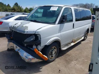 2008 Chevrolet Express Passenger z VIN 1GAHG35K981127449, wystawiony jako IAAI lot #42062262 z przebiegiem 243 575 mil mil oraz . Historia ofert i sprzedaży dostępna na DreamBid. Obrazek 2.