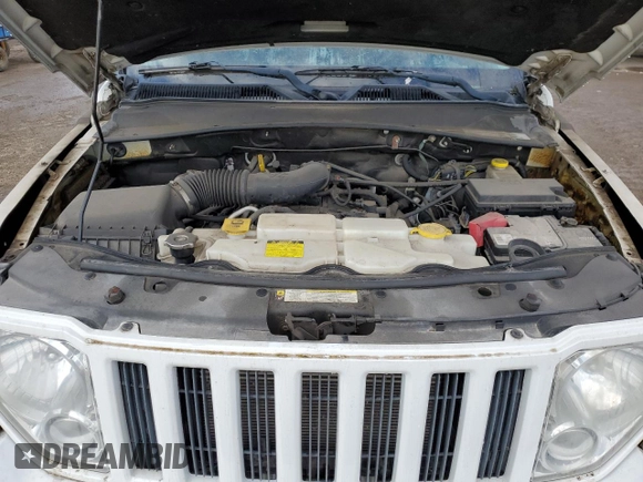 2012 Jeep Liberty Sport Latitude z VIN 1C4PJMAK6CW106120, wystawiony jako Copart lot #51434905 z przebiegiem 197 080 mil mil oraz Czysty tytuł • Clean title. Historia ofert i sprzedaży dostępna na DreamBid. Obrazek 12.