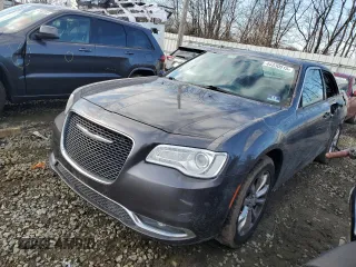 2015 Chrysler 300 Limited with VIN 2C3CCARG2FH803363, listed as a Copart auction lot 44330015 with 98,261 mi miles and Salvage Title. Bid and sale history available at carsss.com. Image 1.