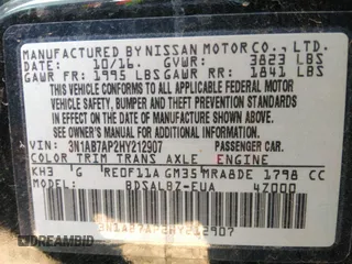 2017 Nissan Sentra S with VIN 3N1AB7AP2HY212907, listed as a IAAI auction lot 33161036 with 82,125 mi miles. Bid and sale history available at carsss.com. Image 9.