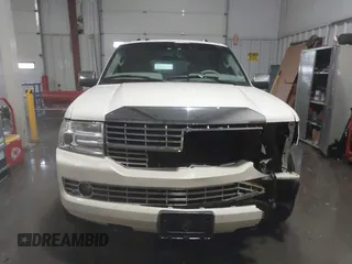2008 Lincoln Navigator with VIN 5LMFU28528LJ13624, listed as a IAAI auction lot 41359456 with 224,798 mi miles. Bid and sale history available at carsss.com. Image 13.