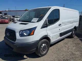 2019 Ford Transit z VIN 1FTYR1YM4KKA83624, wystawiony jako IAAI lot #42651250 z przebiegiem 118 838 mil mil oraz . Historia ofert i sprzedaży dostępna na DreamBid. Obrazek 17.