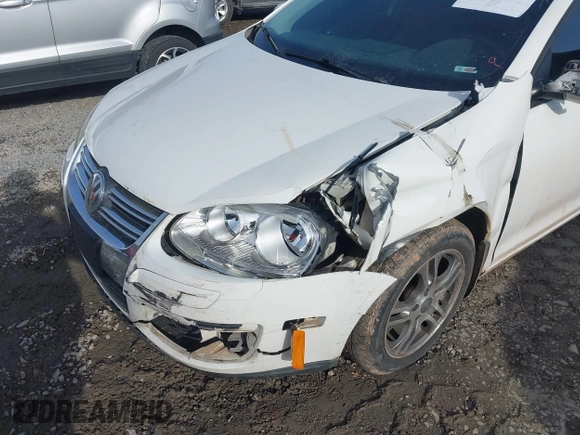 2009 Volkswagen Jetta S с VIN 3VWJM71K89M126759, выставлен на аукционе IAAI как лот 41089190 с пробегом 217 559 миль миль и . История ставок и продаж доступна на DreamBid. Изображение 6.
