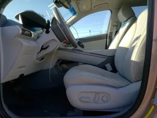 2020 Hyundai NEXO Limited z VIN KM8J84A69LU007979, wystawiony jako Copart lot #69345064 z przebiegiem 21 640 mil mil oraz Szkody całkowita. Historia ofert i sprzedaży dostępna na DreamBid. Obrazek 7.