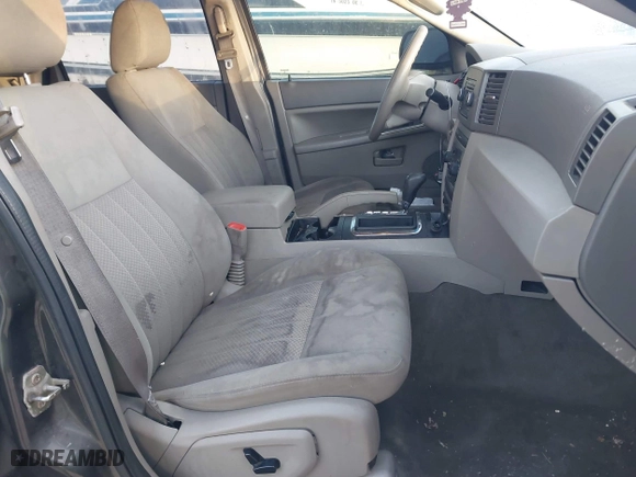 2006 Jeep Grand Cherokee Laredo with VIN 1J4GR48K06C163251, listed as a IAAI auction lot 41103169 with 186,346 mi miles. Bid and sale history available at carsss.com. Image 5.