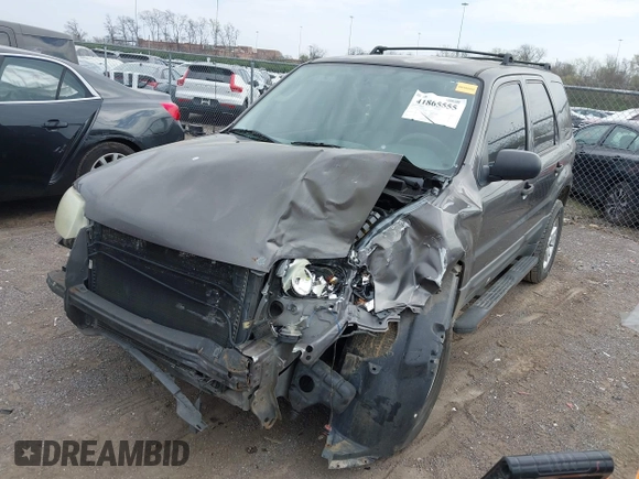 2005 Ford Escape XLT with VIN 1FMYU03155KB15647, listed as a IAAI auction lot 41865555 with 1 mi miles. Bid and sale history available at carsss.com. Image 2.