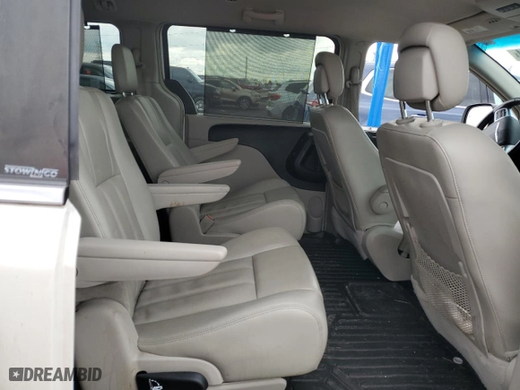 2013 Chrysler Town & Country Touring-L with VIN 2C4RC1CG2DR569425, listed as a Copart auction lot 84674254 with 194,605 mi miles and Clean Title. Bid and sale history available at carsss.com. Image 11.