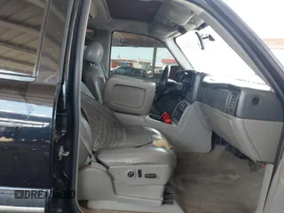 2004 Chevrolet Tahoe LT with VIN 1GNEC13Z94R299705, listed as a IAAI auction lot 42037700 with 178,338 mi miles and . Bid and sale history available at DreamBid. Image 5.