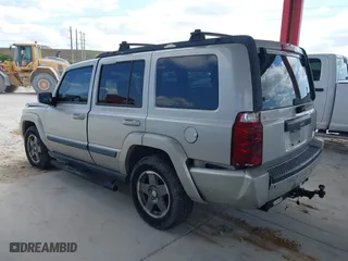 2008 Jeep Commander Sport with VIN 1J8HH48K08C200971, listed as a IAAI auction lot 42046063 with 232,501 mi miles. Bid and sale history available at carsss.com. Image 3.