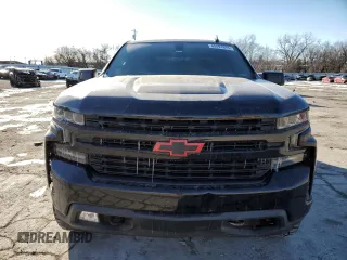 2019 Chevrolet Silverado 1500 RST with VIN 1GCRWDED0KZ231326, listed as a Copart auction lot 45497815 with 97,960 mi miles and Salvage Title. Bid and sale history available at carsss.com. Image 5.
