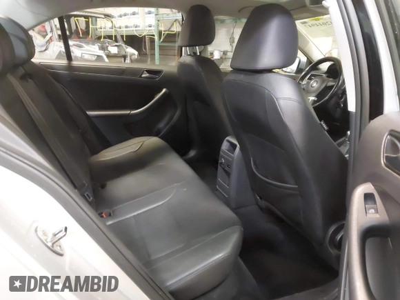 2012 Volkswagen Jetta SE с VIN 3VWDX7AJ9CM018864, выставлен на аукционе IAAI как лот 42044947 с пробегом 142 549 миль миль и . История ставок и продаж доступна на DreamBid. Изображение 8.