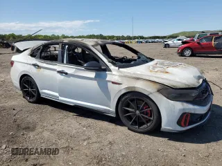 2024 Volkswagen Jetta GLI 40th Anniversary Edition z VIN 3VW8T7BU2RM021071, wystawiony jako Copart lot #57300335 z przebiegiem Nie podano mil oraz Szkoda całkowita • Salvage title. Historia ofert i sprzedaży dostępna na DreamBid. Obrazek 4.
