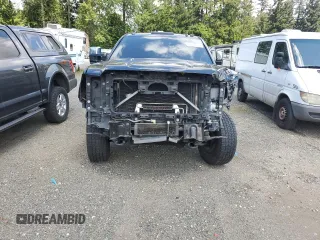 2015 GMC Sierra 2500HD Denali z VIN 1GT120E82FF160626, wystawiony jako Copart lot #57807735 z przebiegiem 193 495 mil mil oraz Szkoda całkowita • Salvage title. Historia ofert i sprzedaży dostępna na DreamBid. Obrazek 5.