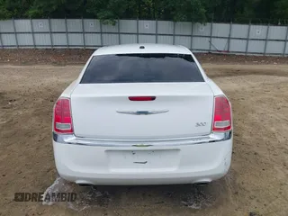 2014 Chrysler 300 z VIN 2C3CCAAG0EH376548, wystawiony jako IAAI lot #42288324 z przebiegiem 158 089 mil mil oraz . Historia ofert i sprzedaży dostępna na DreamBid. Obrazek 16.