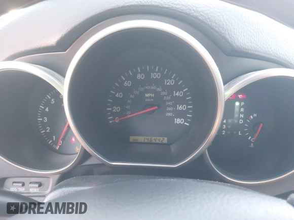 2005 Lexus SC 430 z VIN JTHFN48Y350061488, wystawiony jako IAAI lot #41437562 z przebiegiem 146 442 mil mil oraz . Historia ofert i sprzedaży dostępna na DreamBid. Obrazek 7.