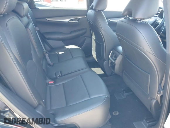 2023 Infiniti QX50 Luxe z VIN 3PCAJ5BA7PF116022, wystawiony jako IAAI lot #42321592 z przebiegiem 18 758 mil mil oraz . Historia ofert i sprzedaży dostępna na DreamBid. Obrazek 8.