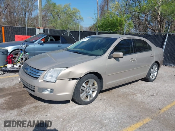 2007 Ford Fusion SEL with VIN 3FAHP081X7R172709, listed as a IAAI auction lot 42018164 with 156,931 mi miles. Bid and sale history available at carsss.com. Image 2.