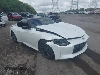 2023 Nissan Z Proto Spec с VIN JN1BZ4BH4PM311977, выставлен на аукционе IAAI как лот 42352895 с пробегом 1 020 миль миль и . История ставок и продаж доступна на DreamBid. Изображение 6.