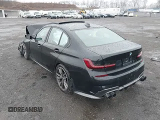 2020 BMW 3 Series M340i z VIN WBA5U7C03LFH93116, wystawiony jako IAAI lot #41826452 z przebiegiem Nie podano mil oraz . Historia ofert i sprzedaży dostępna na DreamBid. Obrazek 3.