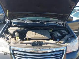 2012 Chrysler Town & Country Touring with VIN 2C4RC1BG1CR401016, listed as a IAAI auction lot 42086972 with 145,373 mi miles. Bid and sale history available at carsss.com. Image 10.