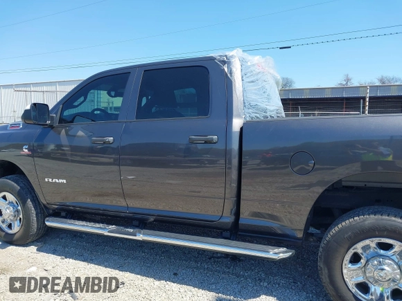 2022 Ram 2500 Tradesman with VIN 3C6UR5CL2NG252546, listed as a IAAI auction lot 41892519 with 26,830 mi miles. Bid and sale history available at carsss.com. Image 14.