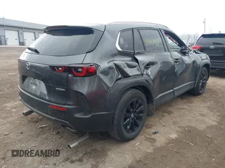 2024 Mazda CX-50 S Select z VIN 7MMVABAM9RN165867, wystawiony jako IAAI lot #41847913 z przebiegiem 17 134 mil mil oraz . Historia ofert i sprzedaży dostępna na DreamBid. Obrazek 4.