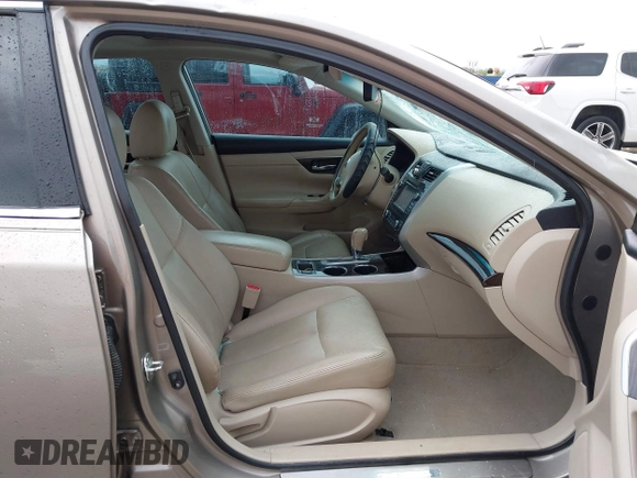 2014 Nissan Altima SV with VIN 1N4AL3AP0EC104072, listed as a IAAI auction lot 41877014 with 173,243 mi miles and . Bid and sale history available at DreamBid. Image 5.