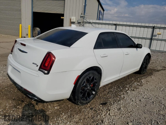 2019 Chrysler 300 S z VIN 2C3CCAGG2KH538294, wystawiony jako Copart lot #78039994 z przebiegiem 67 657 mil mil oraz Czysty tytuł • Clean title. Historia ofert i sprzedaży dostępna na DreamBid. Obrazek 3.
