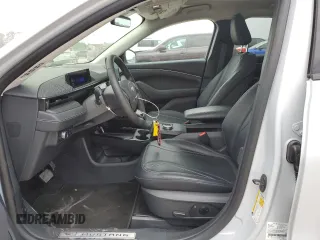 2022 Ford Mustang Mach-E Premium z VIN 3FMTK3R7XNMA02203, wystawiony jako Copart lot #53038625 z przebiegiem 38 778 mil mil oraz Szkoda całkowita • Salvage title. Historia ofert i sprzedaży dostępna na DreamBid. Obrazek 7.