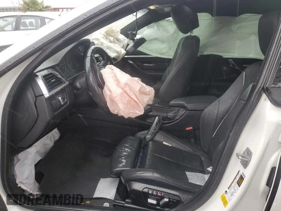 2018 BMW 4 Series 440i with VIN WBA4J5C54JBF07105, listed as a Copart auction lot 45203205 with 62,112 mi miles and Salvage Title. Bid and sale history available at DreamBid. Image 7.