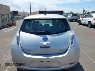2015 Nissan LEAF S z VIN 1N4AZ0CP5FC307440, wystawiony jako IAAI lot #41940583 z przebiegiem 60 727 mil mil oraz . Historia ofert i sprzedaży dostępna na DreamBid. Obrazek 16.