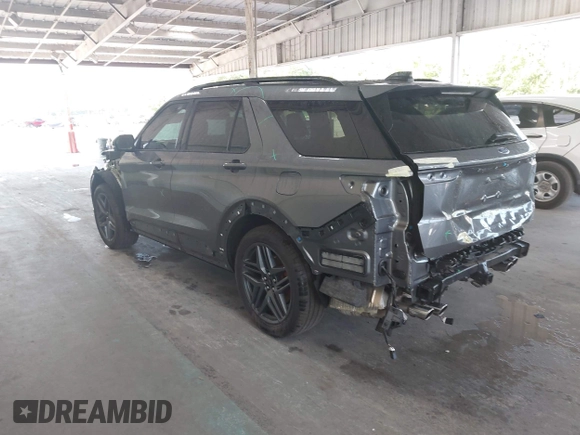 2025 Ford Explorer ST z VIN 1FMWK8GC1SGB17160, wystawiony jako IAAI lot #42226941 z przebiegiem 7 462 mil mil oraz . Historia ofert i sprzedaży dostępna na DreamBid. Obrazek 3.