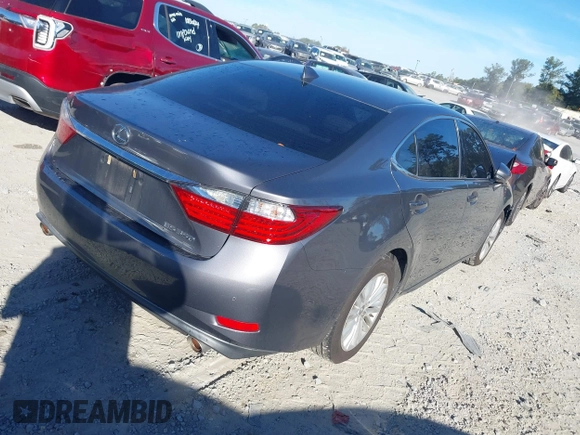 2015 Lexus ES with VIN JTHBK1GG7F2188569, listed as a IAAI auction lot 40828257 with 100,000 mi miles. Bid and sale history available at carsss.com. Image 4.