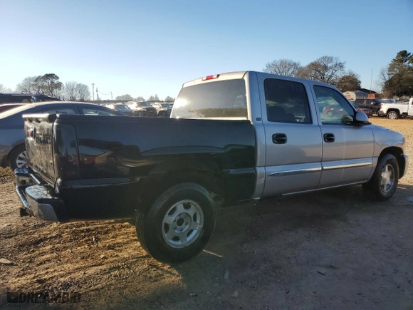 2004 GMC Sierra 1500 Crew Cab SLT with VIN 2GTEC13T841413397, listed as a Copart auction lot 47308245 with 227,232 mi miles and Salvage Title. Bid and sale history available at carsss.com. Image 3.