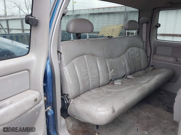 2002 Chevrolet Silverado 1500 LS with VIN 2GCEK19T821387360, listed as a IAAI auction lot 41489346 with 179,901 mi miles. Bid and sale history available at carsss.com. Image 8.