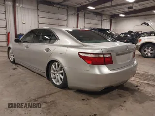 2007 Lexus LS 460 L с VIN JTHGL46F275020190, выставлен на аукционе IAAI как лот 42206196 с пробегом 164 133 миль миль и . История ставок и продаж доступна на DreamBid. Изображение 3.
