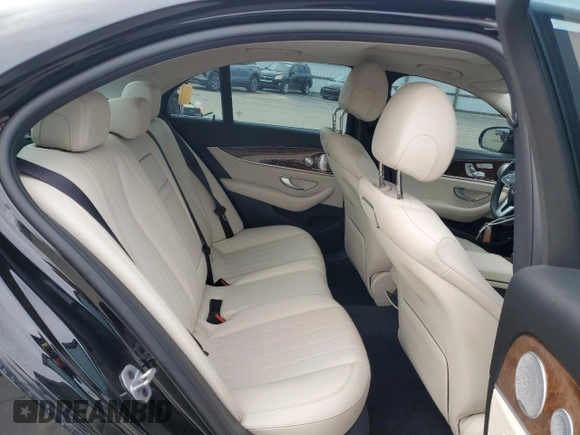 2019 Mercedes-Benz E 300 с VIN WDDZF4KB6KA648909, выставлен на аукционе Copart как лот 49472015 с пробегом 52 473 миль миль и Списание • Salvage title. История ставок и продаж доступна на DreamBid. Изображение 10.