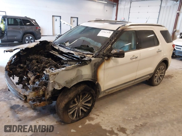 2019 Ford Explorer Platinum z VIN 1FM5K8HT3KGA95592, wystawiony jako IAAI lot #42167140 z przebiegiem Nie podano mil oraz . Historia ofert i sprzedaży dostępna na DreamBid. Obrazek 2.
