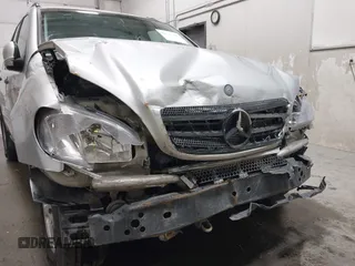 2000 Mercedes-Benz M 320/430/500 with VIN 4JGAB54E4YA199556, listed as a IAAI auction lot 42111380 with 155,061 mi miles and . Bid and sale history available at carsss.com. Image 6.