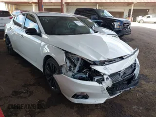 2022 Nissan Altima 2.5 SR with VIN 1N4BL4CV0NN339419, listed as a IAAI auction lot 41488496 with 46,068 mi miles. Bid and sale history available at carsss.com. Image 1.