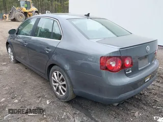 2010 Volkswagen Jetta SE z VIN 3VWRX7AJXAM068000, wystawiony jako IAAI lot #41961777 z przebiegiem 179 307 mil mil oraz . Historia ofert i sprzedaży dostępna na DreamBid. Obrazek 3.