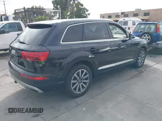 2019 Audi Q7 Premium Plus with VIN WA1LAAF74KD009049, listed as a IAAI auction lot 42745159 with 70,472 mi miles and . Bid and sale history available at DreamBid. Image 4.