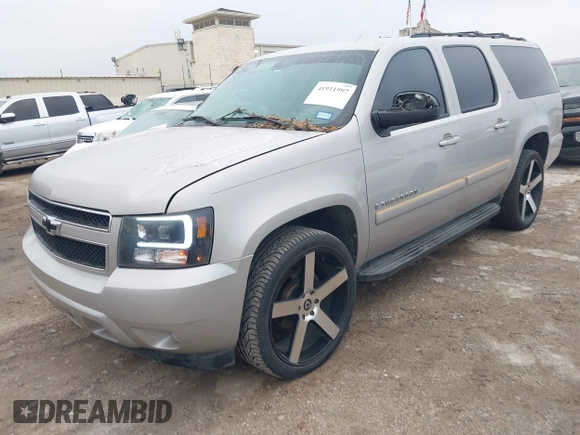 2007 Chevrolet Suburban LTZ with VIN 1GNFK16377R405989, listed as a IAAI auction lot 41911997 with 177,903 mi miles. Bid and sale history available at carsss.com. Image 2.